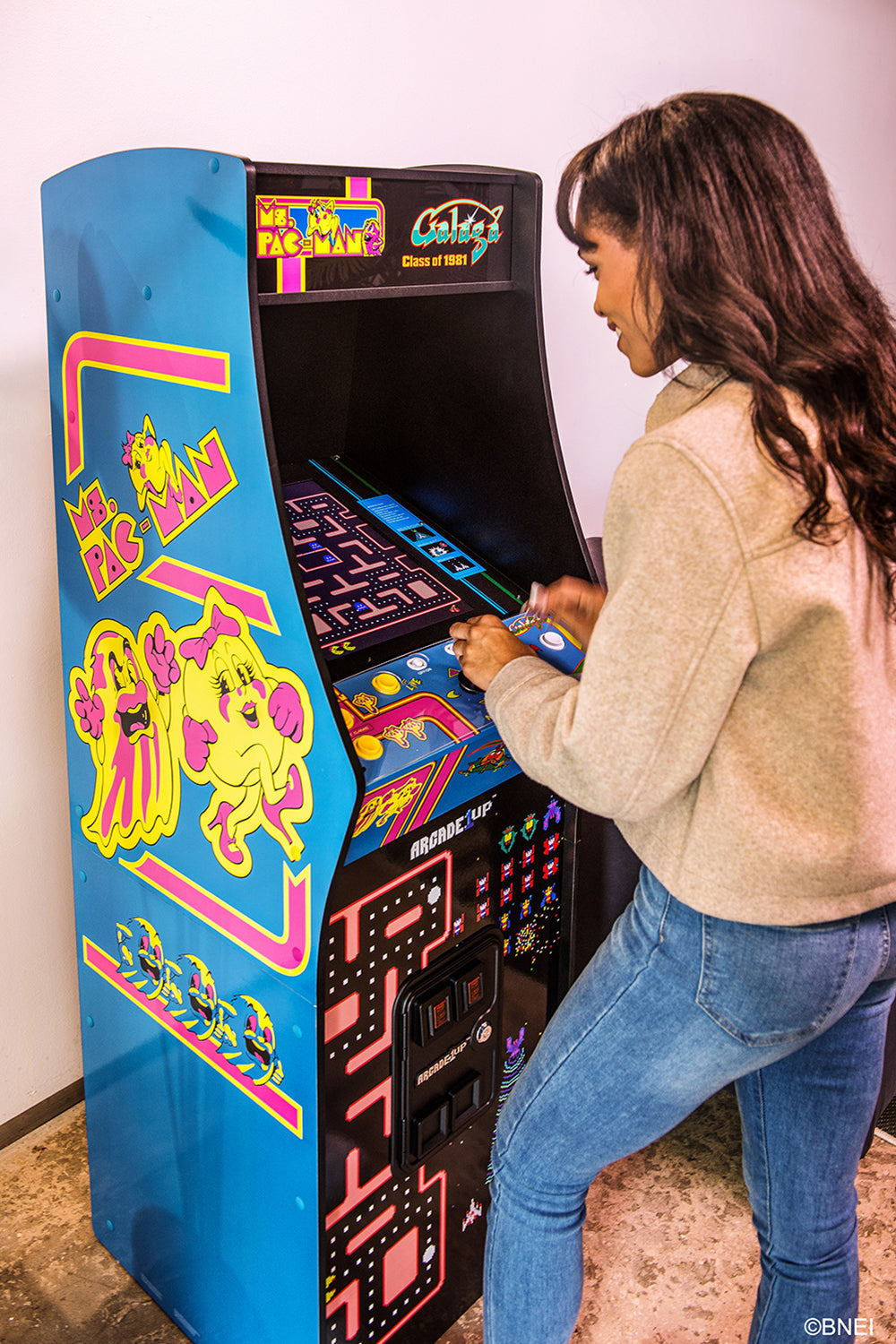 Ms. Pac Man & Galaga Class of '81 Deluxe Arcade Machine - detail view 8